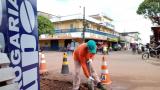 SEMINFRA realiza trabalho de recuperação de ruas no centro de Autazes